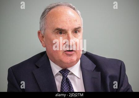 Mr Peter McNaney, Chairman of the Belfast Trust during a press conference at the Royal Victoria Hospital in Belfast following the Independent Neurology Inquiry report. Stock Photo