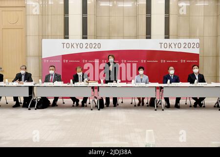 (220621) -- TOKYO, June 21, 2022 (Xinhua) -- President of the Tokyo Organising Committee of the Olympic and Paralympic Games (Tokyo 2020) Hashimoto Seiko (C) speaks during the last Tokyo 2020 Executive Board meeting in Tokyo, Japan, June 21, 2022. The Tokyo Olympic organizing committee will be dissolved on June 30 after having the last board meeting here on Tuesday. (Tokyo Metropolitan Government/Handout via Xinhua) Stock Photo