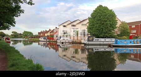 Stockton Heath Canal panorama London Bridge boat Marina, Warrington, Cheshire, England, UK, WA4 5BG Stock Photo