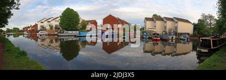 Stockton Heath Canal panorama London Bridge boat Marina, Warrington, Cheshire, England, UK, WA4 5BG Stock Photo