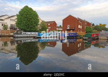 Stockton Heath Canal panorama London Bridge boat Marina, Warrington, Cheshire, England, UK, WA4 5BG Stock Photo