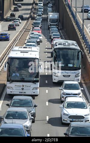 A38M Aston Expressway, Birmingham, England, June 21st 2022. Commuters are stuck in huge tailbacks in the rush hour race to get home after rail workers walked out on strike for a 7 percent wage increase across the British networks. Traffic out of the city on the A38M Aston Expressway towards Spaghetti Junction and the M6 were packed together like sardines. Pic by Credit: Sam Holiday/Alamy Live News Stock Photo