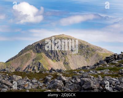 Looking across to Great Gable from Lingmell above Wasdale, Lake District, UK with walkers on the summit. Stock Photo