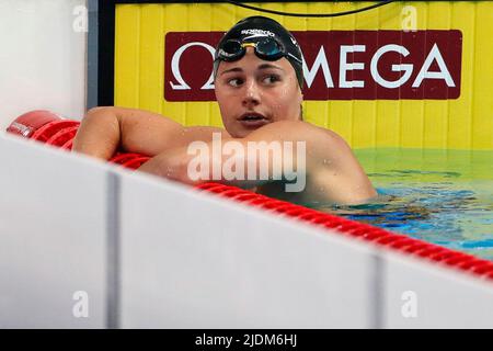 Belgian Valentine Dumont pictured during the women's 100m freestyle at the swimming world championships in Budapest, Hungary, Wednesday 22 June 2022. The 19th FINA World Championships 2022 take place from 18 June to 03 July. BELGA PHOTO NIKOLA KRSTIC Stock Photo