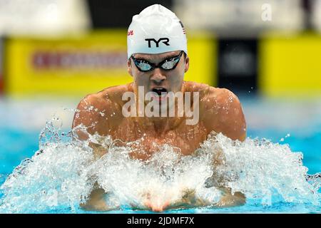 Budapest, Hungary. 22nd June, 2022. Nic Fink of United States competes in the 200m Breaststroke Men Heats during the FINA 19th World Championships at Duna Arena in Budapest (Hungary), June 22th, 2022. Nic Fink placed 9th. Photo Andrea Staccioli/Deepbluemedia/Insidefoto Credit: insidefoto srl/Alamy Live News Stock Photo