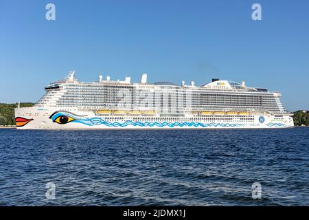 Aida Nova 'AIDAnova' cruise ship, large cruise liner with 'Blauer Engel ...