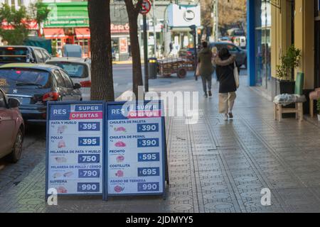 Buenos Aires, Argentina. 21st June, 2022. Food prices are seen on the streets of Buenos Aires, Argentina, on June 21, 2022. The National Institute of Statistics and Censuses (INDEC) published the monthly valuation of the basic and total food basket for the month of May which is 4.6% hight than the previous month. Compared with the May of the previous year, the increase in prices was 63.3% for the basic food basket and 54.7% for the total basket of basics. (Photo by Esteban Osorio/Pacific Press/Sipa USA) Credit: Sipa USA/Alamy Live News Stock Photo