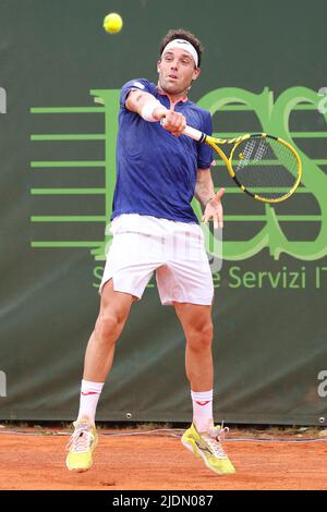 Milan, Italy. 21st June, 2022. Italy, Milan, june 21 2022: Marco Cecchinato (ita) during tennis match MARCO CECCHINATO (ITA) vs LEANDRO RIEDI (SVI) 1st round ATP Challenger Milan at Aspria Harbour Club (Photo by Fabrizio Andrea Bertani/Pacific Press/Sipa USA) Credit: Sipa USA/Alamy Live News Stock Photo