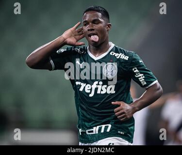 Sao Paulo, Brazil. 23rd Mar, 2022. SP - Sao Paulo - 03/23/2022 - PAULISTA  2022, PALMEIRAS X ITUANO - Rony, a Palmeiras player, celebrates his goal  with players from his team during