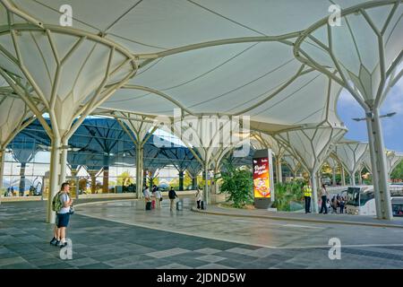 Free,parking,for,15,minutes,kiss and fly,quick,passenger,pick up,at,  Carcassonne,Airport,Aude,region,South,of,France,French,Europe,European  Stock Photo - Alamy