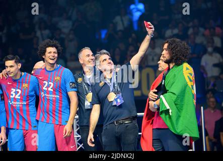 Award ceremony, jubilation Team Barca with the cup, team, handball