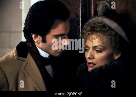 DAY-LEWIS,PFEIFFER, THE AGE OF INNOCENCE, 1993 Stock Photo