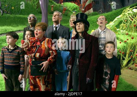 HIGHMORE,KELLY,WINTER,TROEGNER,FOX,ROBB,PYLE,DEPP,GODLEY,FRY, CHARLIE AND THE CHOCOLATE FACTORY, 2005 Stock Photo