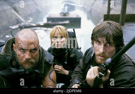 MCCONAUGHEY,SCORUPCO,BALE, REIGN OF FIRE, 2002 Stock Photo