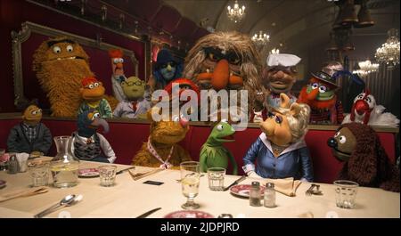 MUPPETS GROUPE SCENE, MUPPETS MOST WANTED, 2014 Stock Photo - Alamy