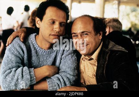 CRYSTAL,DEVITO, THROW MOMMA FROM THE TRAIN, 1987 Stock Photo