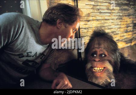 LITHGOW,BIGFOOT, BIGFOOT AND THE HENDERSONS, 1987 Stock Photo