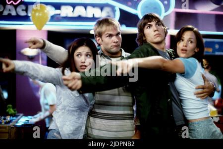DUDE, WHERE'S MY CAR? (2000) ASHTON KUTCHER, SEANN WILLIAM SCOTT ...