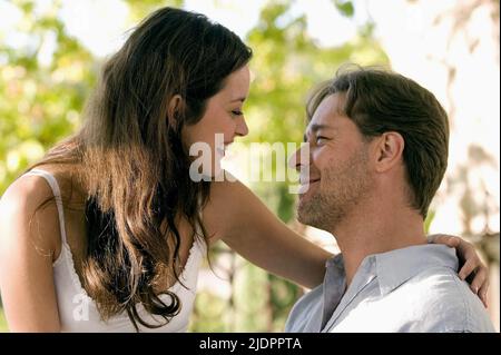 COTILLARD,CROWE, A GOOD YEAR, 2006, Stock Photo