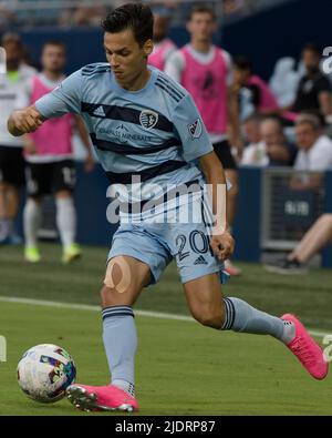 June 22, 2022, Kansas City, Kansas, USA: Sporting KC forward Daniel Salloi #20 takes the sideline offense during the first half of the game. (Credit Image: © Serena S.Y. Hsu/ZUMA Press Wire) Stock Photo