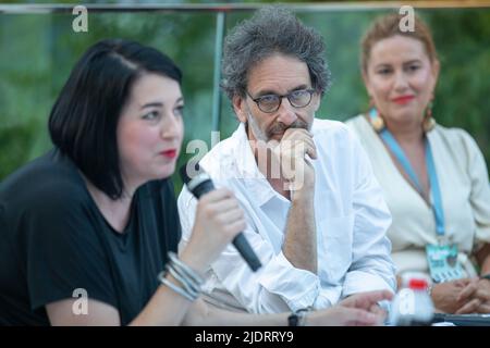 Dubrovnik, Croatia. 22nd June, 2022. American filmmaker Joel Coen during the opening of Ponta Lopud Festival and press conference in Lopud near Dubrovnik, Croatia on June 22, 2022. Four-time Oscar winner Joel Coen opened the 2nd Ponta Lopud Festival. In addition to Joel Coen, there were other film directors such as Brian Swardstrom, Peter Spears and Pawel Pawlikowski. In a week, the island of Lopud will become a creative cultural center for film industry professionals, a place to meet, exchange ideas and enjoy art. Credit: Pixsell photo & video agency/Alamy Live News Stock Photo