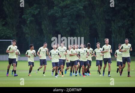 Anderlecht's players pictured during a training session ahead of the 2022-2023 season, of Belgian first division soccer team RSCA Anderlecht, Thursday 23 June 2022 in Anderlecht, Brussels. BELGA PHOTO VIRGINIE LEFOUR Stock Photo