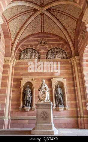Nice full view of a statue of King Rudolf I of Habsburg in the narthex of the famous Speyer Cathedral in Rhineland-Palatinate, Germany. The monument... Stock Photo