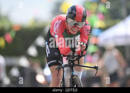 Belgian Sara Van de Vel of IBCT pictured in action during pictured in action during the women's elite individual time trial race of 23km at the Belgian championships, in Gavere, Thursday 23 June 2022. BELGA PHOTO DAVID STOCKMAN Stock Photo