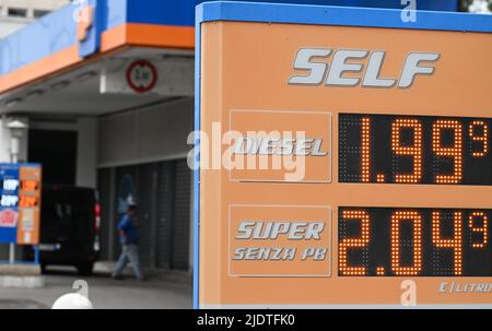 Rome, Italy. June 23rd, 2022; Picture left to right , Fabri FIbra attend Tv  Broadcast Tim Summer Hits, Credit: Massimo Insabato/Alamy Live News Stock  Photo - Alamy