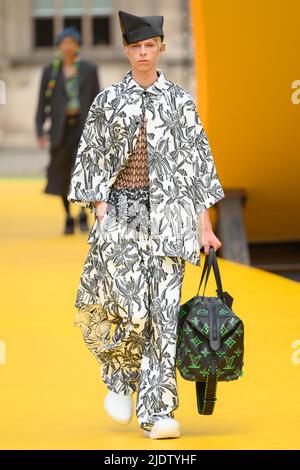 Julien walking for @Louis Vuitton Spring 2023 in Paris, France