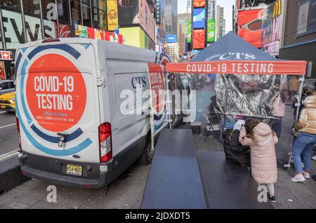 NEW YORK, N.Y. – December 19, 2021: A COVID-19 testing site is seen in New York City’s Times Square. Stock Photo