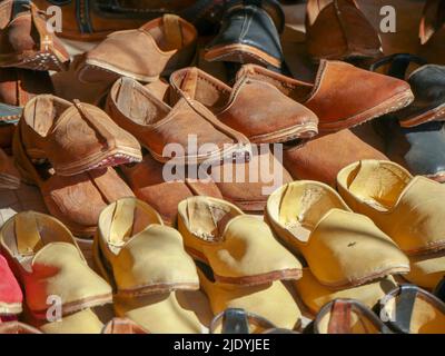 mojdi type shoes