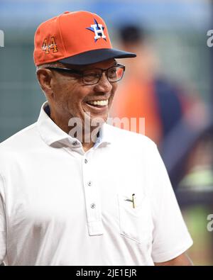 Reggie Jackson spotted at World Series in 'Mr. October' Astros hat