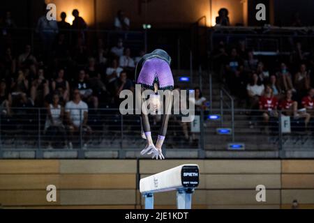 Berlin, Germany. 24th June, 2022. Gymnastics: German championship, decision all-around, women. Sarah Voss during her free skate on the balance beam. Voss wins the championship. Credit: Christophe Gateau/dpa/Alamy Live News Stock Photo