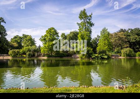 Lake at the Seven Acres, Wisley Garden, Surrey, UK Stock Photo