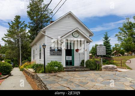 BLOWING ROCK, NC, USA-20 JUNE 2022:Tiny 1888 Museum in downtown, with State history sign commemorating Stoneman's Raid. Stock Photo