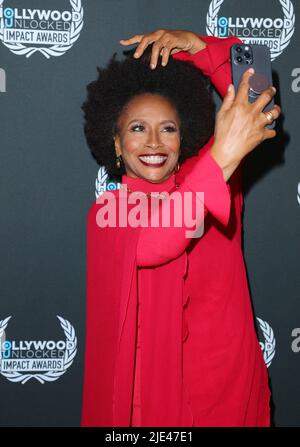 Jenifer Lewis arrives at The Second Annual Hollywood Unlocked Impact