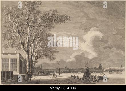 View of the frozen Amstel River in Amsterdam, 1762, Paulus van Liender, 1762, View of the frozen Amstel River in Amsterdam with figures skating and sledding on the ice, and figures walking on the quay. On the left the Amsteldijk with the inn De Berebijt seen towards the Hogesluis. To the right in the background the windmill De Bul on the Oosterblokhuis bulwark. Below the image the title in Dutch and French., print maker: Paulus van Liender, (mentioned on object), Paulus van Liender, (mentioned on object), publisher: Pierre Fouquet, Amsterdam, 1762, paper, etching, engraving, h 300 mm × w 395 Stock Photo