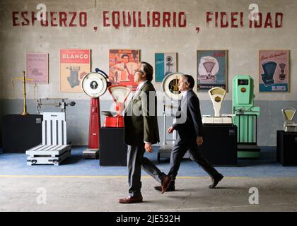 JAVIER BARDEM and RAFA CASTEJON in THE GOOD BOSS (2021) -Original title: EL BUEN PATRON-, directed by FERNANDO LEON DE ARANOA. Credit: REPOSADO PRODUCCIONES/MEDIAPRO / Album Stock Photo