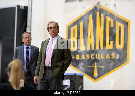 JAVIER BARDEM and RAFA CASTEJON in THE GOOD BOSS (2021) -Original title: EL BUEN PATRON-, directed by FERNANDO LEON DE ARANOA. Credit: REPOSADO PRODUCCIONES/MEDIAPRO / Album Stock Photo