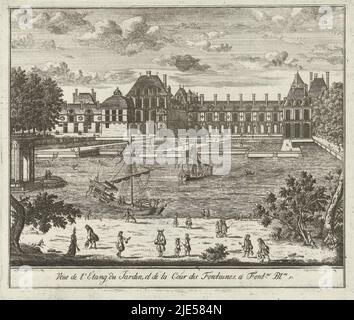 The Cour de la Fontaine in the garden of the Palace of Fontainebleau. Two boats on the water, in the foreground figures by the water's edge, view of the Cour de la Fontaine of the palace of Fontainebleau Veue de l'Etang de Jardin, and of the Cour des Fontaines, in Fontne. Blau, print maker: Jan Lamsvelt, 1726 - 1743, paper, etching, h 172 mm × w 202 mm Stock Photo