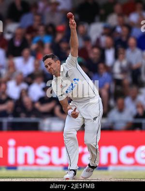 Leeds, UK. 25th June, 2022. Trent Boult of New Zealand delivers the ball Credit: News Images /Alamy Live News Stock Photo