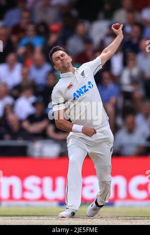 Leeds, UK. 25th June, 2022. Trent Boult of New Zealand delivers the ball Credit: News Images /Alamy Live News Stock Photo