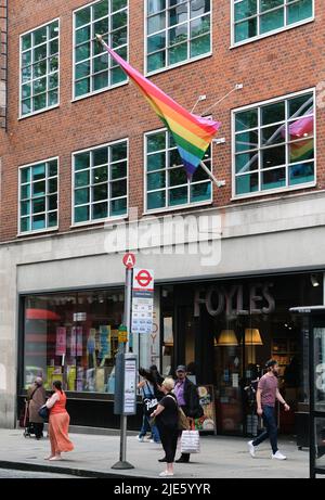 London, UK. 25th June 2022. London prepares for Pride 2022. Credit: Matthew Chattle/Alamy Live News Stock Photo