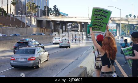 (220625) -- LOS ANGELES, June 25, 2022 (Xinhua) -- Demonstrators protest against the Supreme Court's overturning of the Roe vs. Wade abortion-rights ruling in downtown Los Angeles, California, the United States on June 24, 2022.  The U.S. Supreme Court on Friday overturned Roe v. Wade, a landmark decision that established a constitutional right to abortion in the nation nearly half a century ago. (Photo by Zeng Hui/Xinhua) Stock Photo