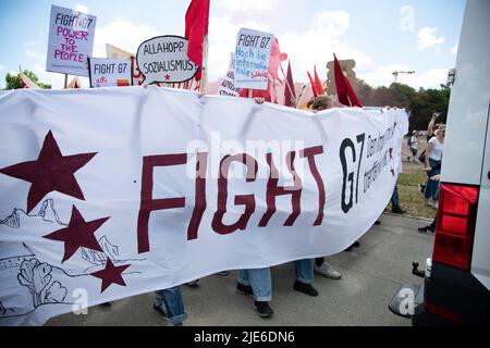 On June 25, 2022 7000 people joined the anti-G7 demo in Munich, Germany to protest against extinction of species, social inequality and the climate crisis. (Photo by Alexander Pohl/Sipa USA) Stock Photo