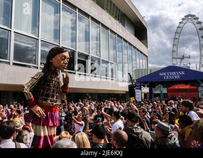 South Bank, London, UK. 25th June 2022. Dance with Little Amal on London's South Bank. Credit: Matthew Chattle/Alamy Live News Stock Photo