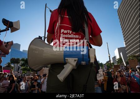 Los Angeles, California, USA. 24th June, 2022. Community organizer, speaks to hundreds of abortion-rights protesters in front of City Hall in Downtown Los Angeles after Roe v. Wade ruling. (Credit Image: © Raquel Natalicchio/ZUMA Press Wire) Stock Photo