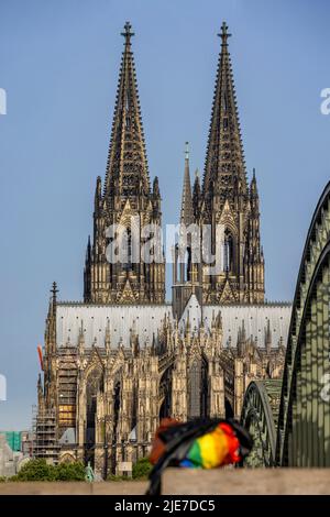 Cologne Cathedral majestically rising above city skyline Stock Photo ...