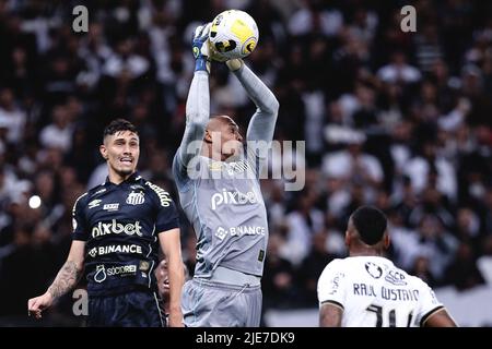 Sao Paulo, Brazil. 25th June, 2022. SP - Sao Paulo - 06/25/2022 - BRAZILIAN A 2022, CORINTHIANS X SANTOS - John goalkeeper of Santos during a match against Corinthians at the Arena Corinthians stadium for the Brazilian championship A 2022. Photo: Ettore Chiereguini/AGIF/Sipa USA Credit: Sipa USA/Alamy Live News Stock Photo